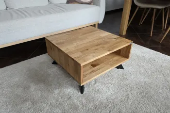 stolik kawowy loftowy dębowy z metalowymi nogami skośnymi